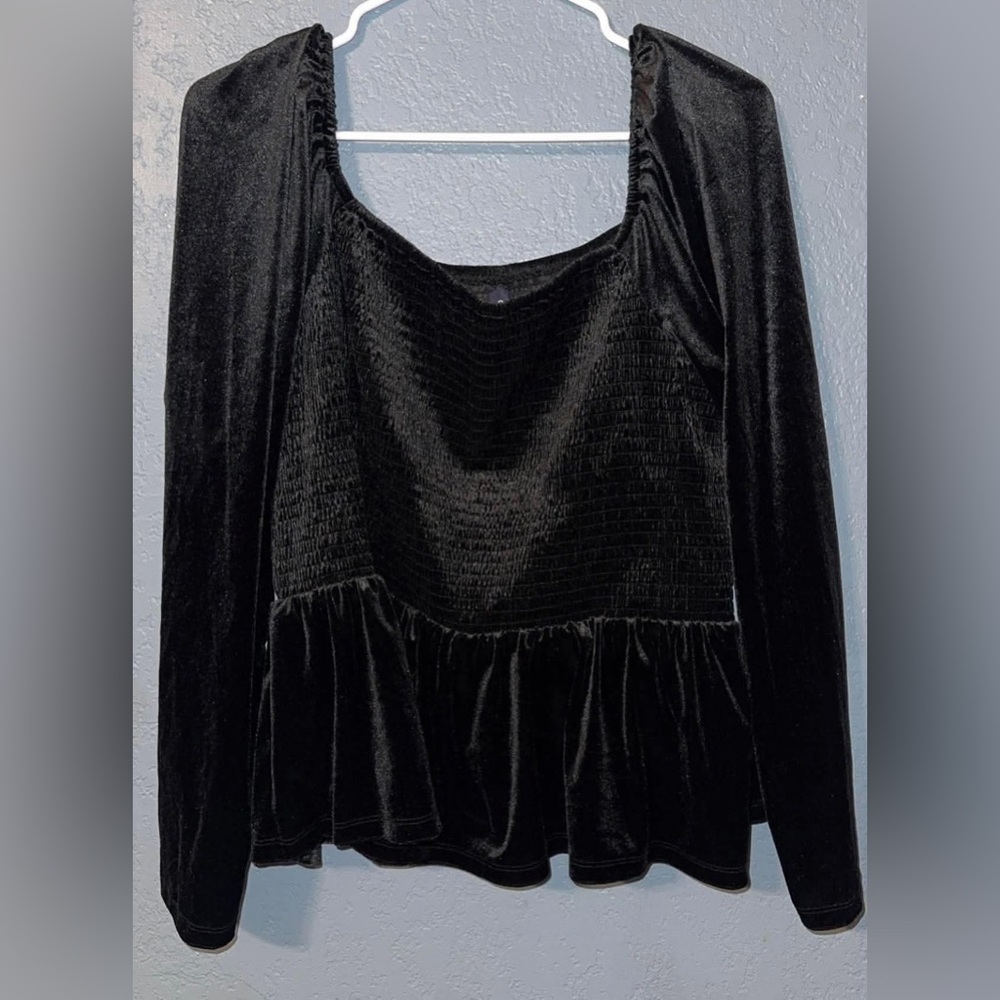 GAP Black Velvet Long Sleeve Peplum Top